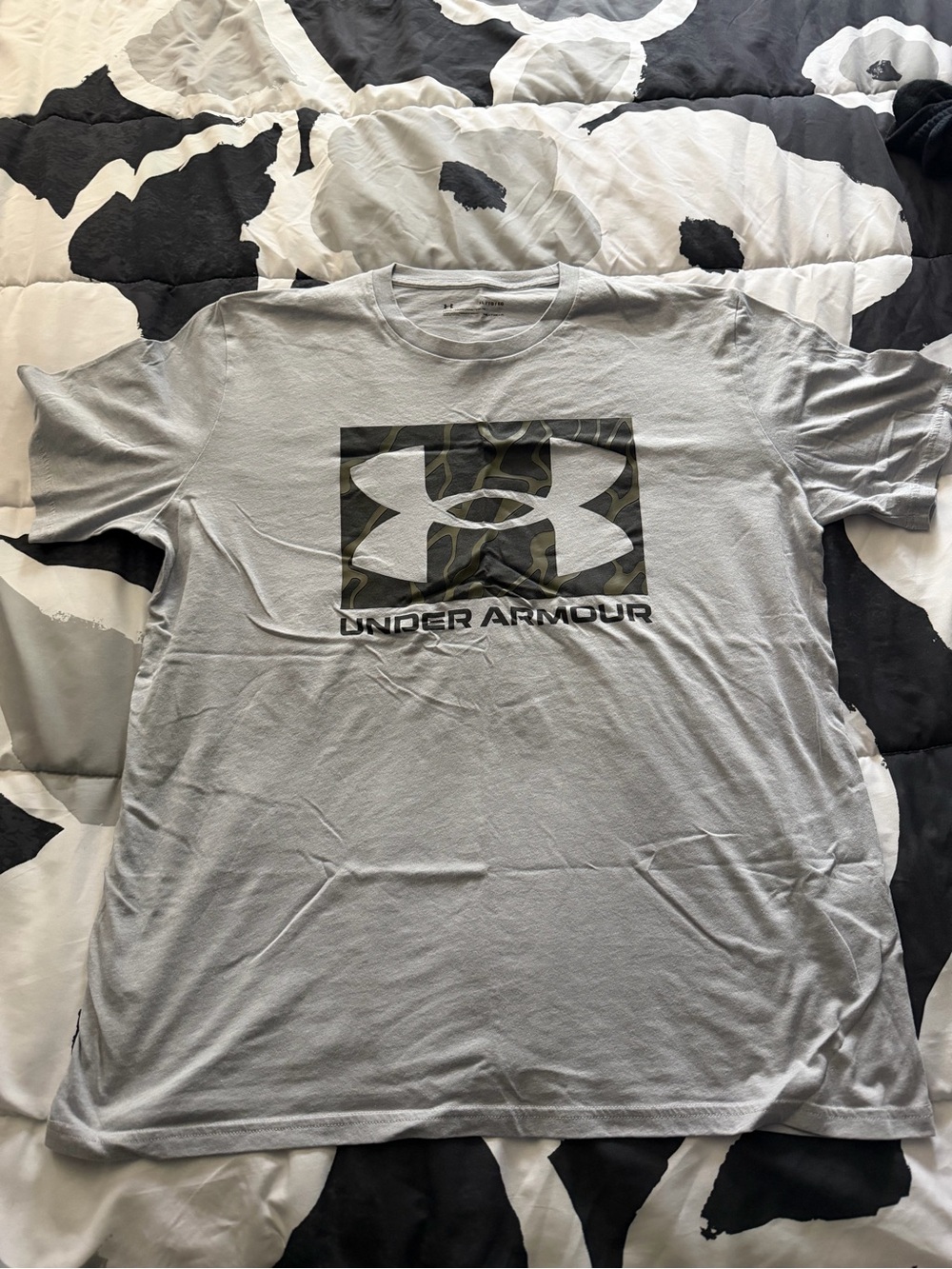 Under Armour Light Gray Short Sleeve Tee with Camo Logo